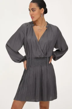 My Jewellery Robe Grise Plissée Satinée Argenté/Gris/Gris foncé Clearance
