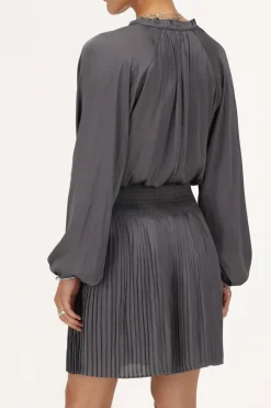 My Jewellery Robe Grise Plissée Satinée Argenté/Gris/Gris foncé Clearance