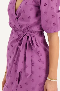 My Jewellery Robe Portefeuille te Avec Broderie Florale Violet Fashion