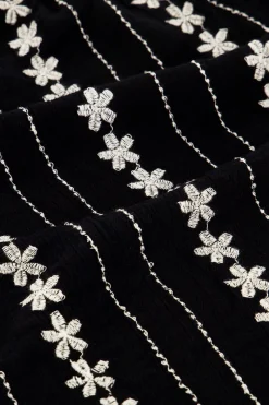 My Jewellery Top Asymétrique à Manche Longue Noir Et Blanc Avec Broderie Fashion