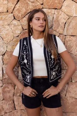 My Jewellery Veste Sans Manches En Mousseline Noire Avec Broderie Clearance